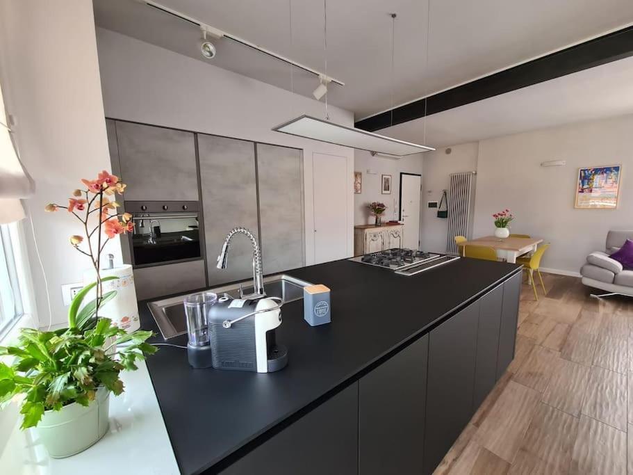 Cuore Di Alba Charming Apartment Eksteriør billede