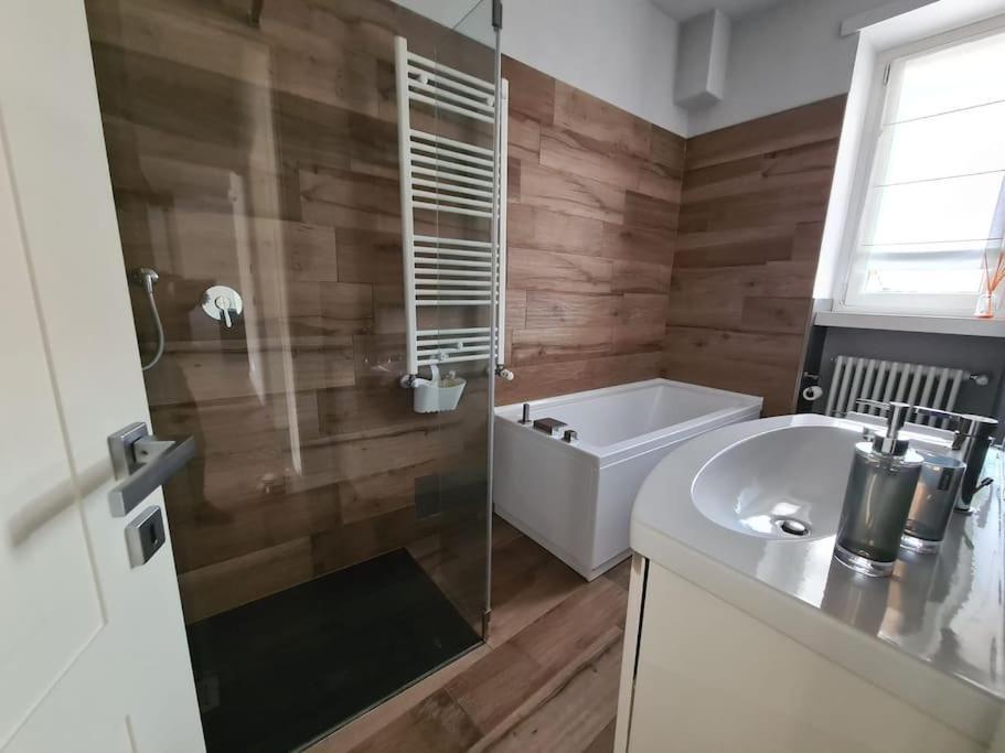 Cuore Di Alba Charming Apartment Eksteriør billede